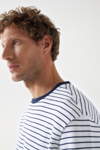 TEXTURED STRIPED T-SHIRT