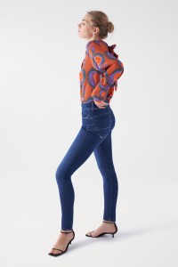 SECRET PUSH IN SKINNY SOFT TOUCH JEANS