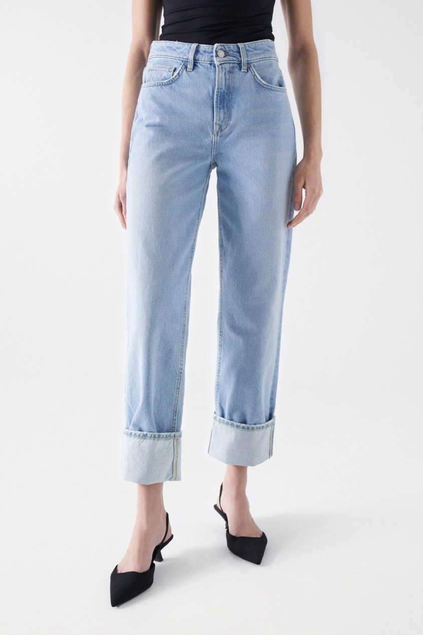 TRUE-JEANS MIT UMGESCHLAGENEM SAUM