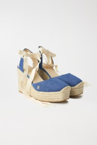 ESPADRILLES MIT KEILABSATZ AUS DENIM