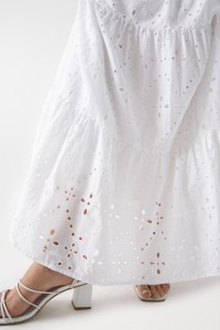 JUPE LONGUE AVEC BRODERIE ANGLAISE