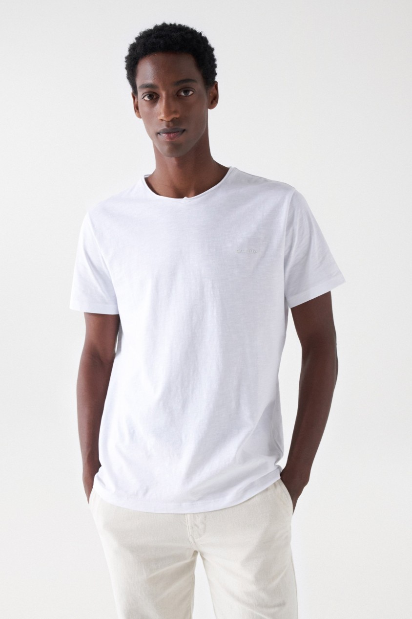 T-SHIRT EN COTON AVEC TEINTURE ET MARQUAGE