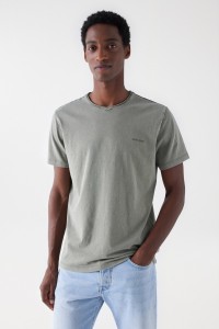 COTTON T-SHIRT WITH DYEING AND BRANDING