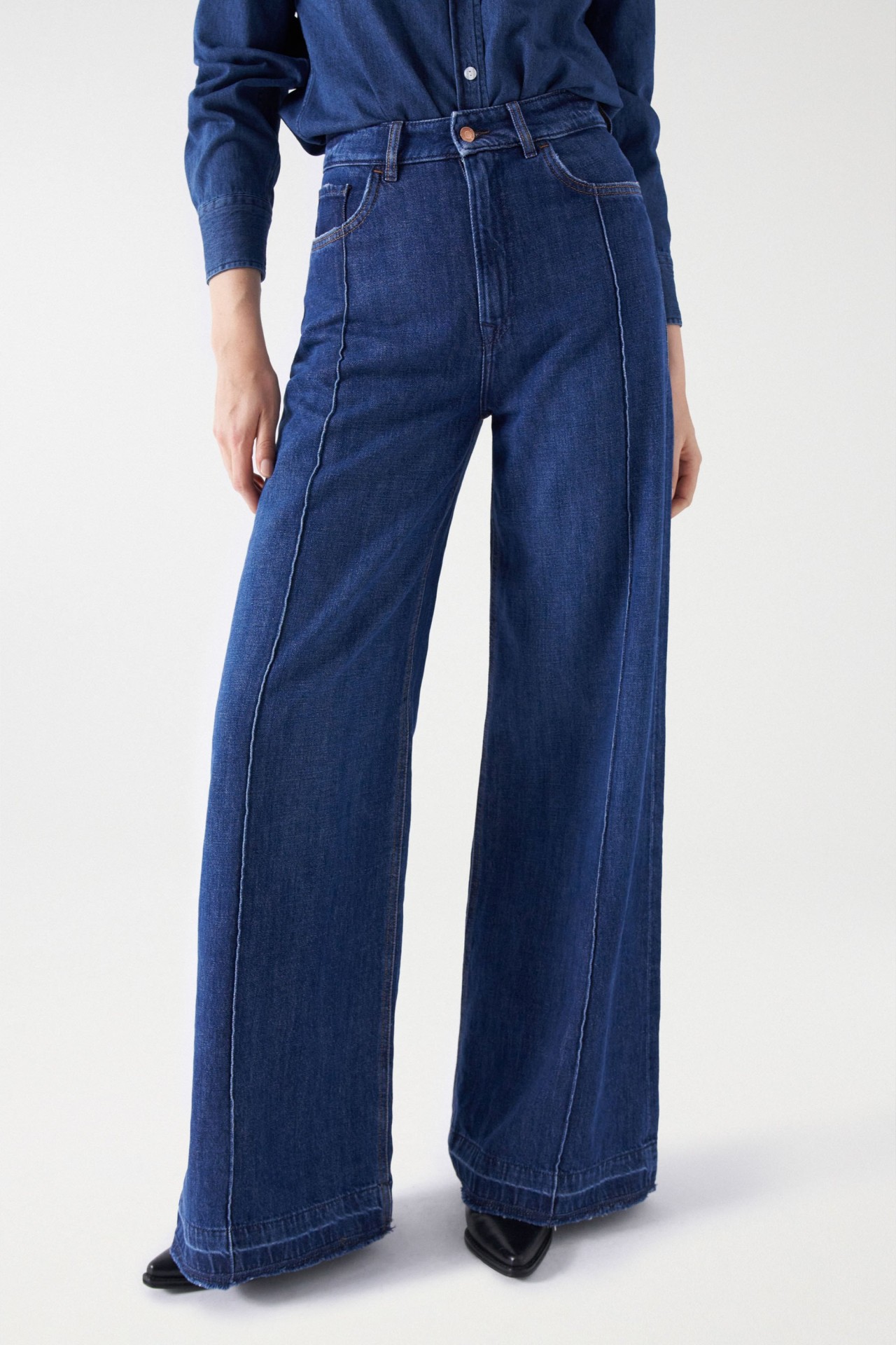 TRUE WIDE LEG JEANS