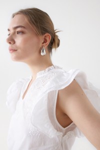 BLOUSE WITH EMBROIDERY AND RUFFLES ON THE SLEEVES