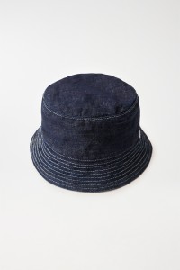 CHAPEAU EN DENIM AVEC BANDE