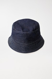 CHAPEAU EN DENIM AVEC BANDE