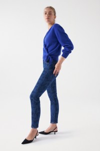 FAITH PUSH IN-JEANS MIT AUFDRUCK