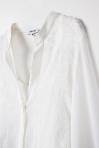 CHEMISE AVEC BRODERIE ET TOP INTRIEUR