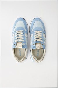 ZAPATILLAS CON DETALLES EN DENIM