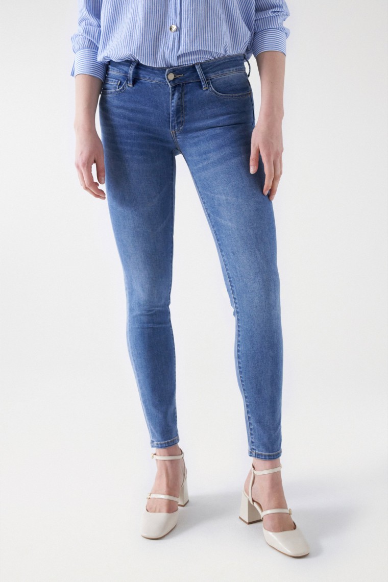 WONDER PUSH UP SKINNY JEANS