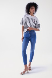 VAQUEROS SECRET PUSH IN CROPPED SKINNY