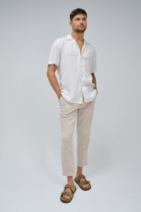 PANTALN CHINO CON CORDN INTERIOR