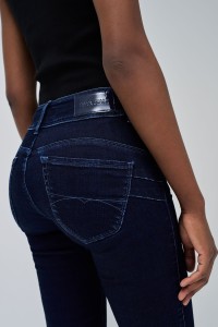 JEANS SECRET PUSH IN BOOTCUT