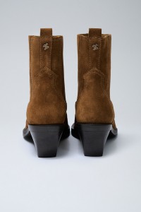 BOTAS EN PIEL ESTILO COWBOY