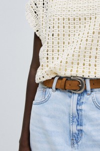 LEATHER BELT WITH METALLIC BUCKLE