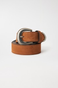 LEATHER BELT WITH METALLIC BUCKLE