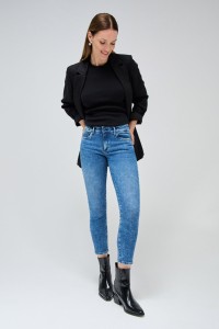 VAQUEROS WONDER PUSH UP CROPPED SKINNY