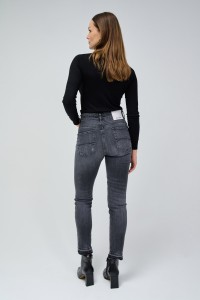 VAQUEROS FAITH PUSH IN CROPPED SKINNY