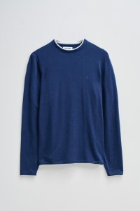 PULL EN MAILLE BLEU AVEC COL DE T-SHIRT