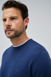 BLUE KNIT SWEATER WITH T-SHIRT COLLAR