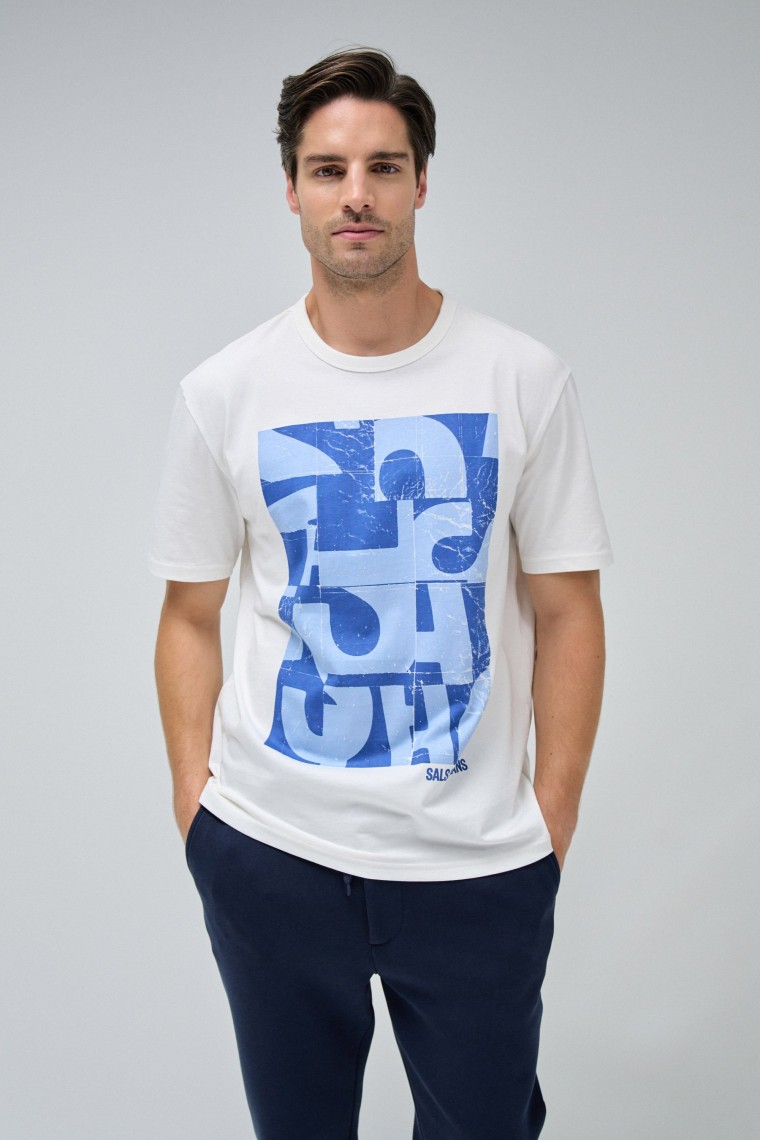 T-SHIRT MIT PRINT