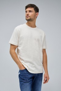 CAMISETA CON TEXTURA