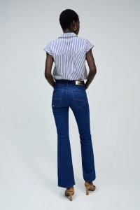 JEANS SECRET PUSH IN BOOTCUT AVEC DTAILS DORS