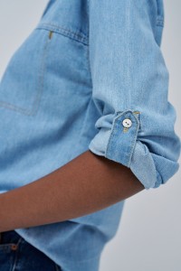 BLUSE LIGHTDENIM MIT GLITZER