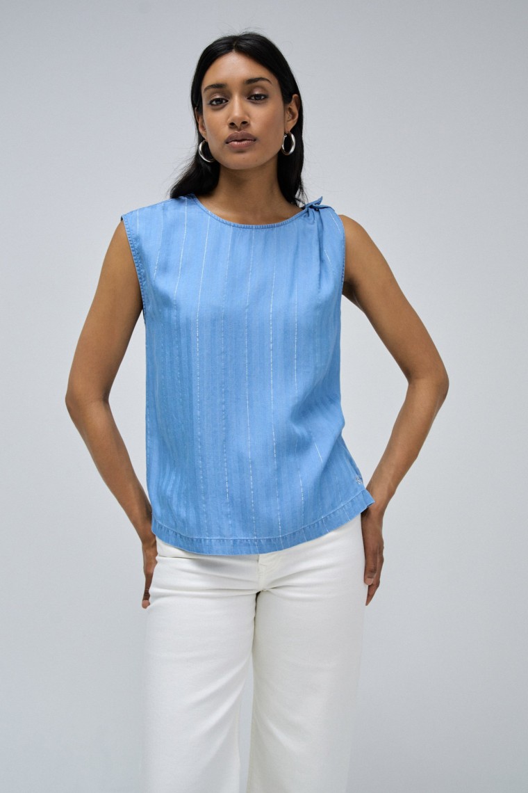 BLUSA LIGHTDENIM COM FIO PRATEADO