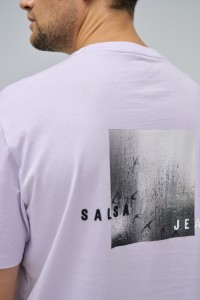 T-SHIRT WITH BRANDING AND GRAPHIC DETAILS