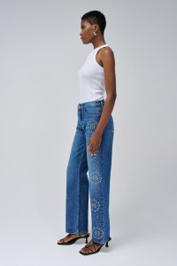 JEANS TRUE STRAIGHT WITH APPLICATIONS