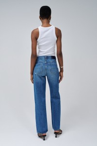 JEANS TRUE STRAIGHT WITH APPLICATIONS