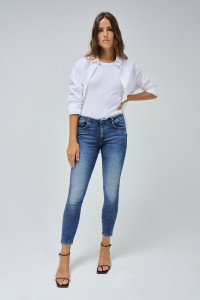 JEANS WONDER PUSH UP WITH FRAYED EFFECT