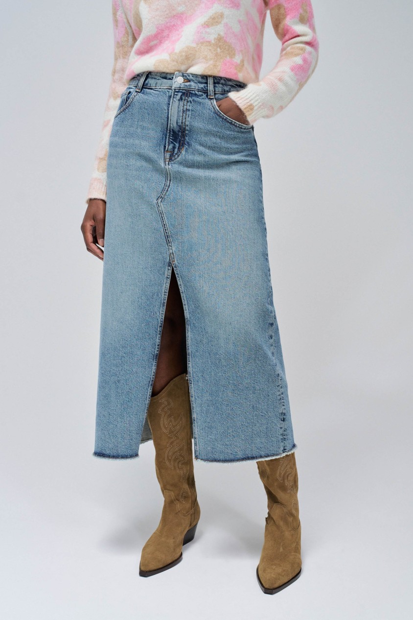 TRUE DENIM SKIRT WITH FRONT SLIT