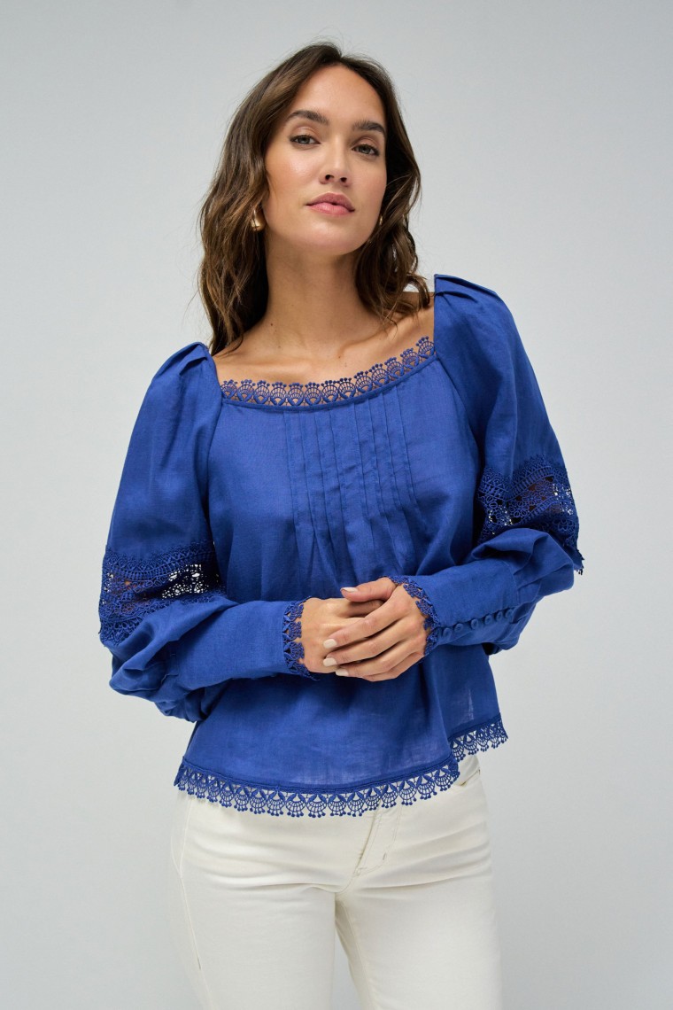 LINEN BLOUSE WITH LACE DETAILS