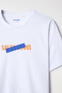 T-SHIRT DE ALGODO COM BRANDING