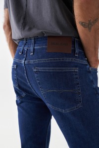 SLIM FIT JEANS