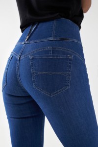 DIVA JEANS, FLARE, MIT GOLDFARBENEN KNPFEN