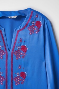 BLOUSE AVEC DTAIL DE BRODERIE