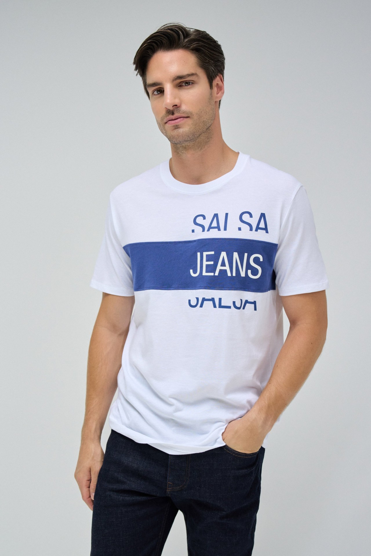 T-SHIRT WITH BRANDING