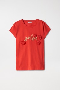 T-SHIRT WITH BRANDING AND FLOWER DETAIL