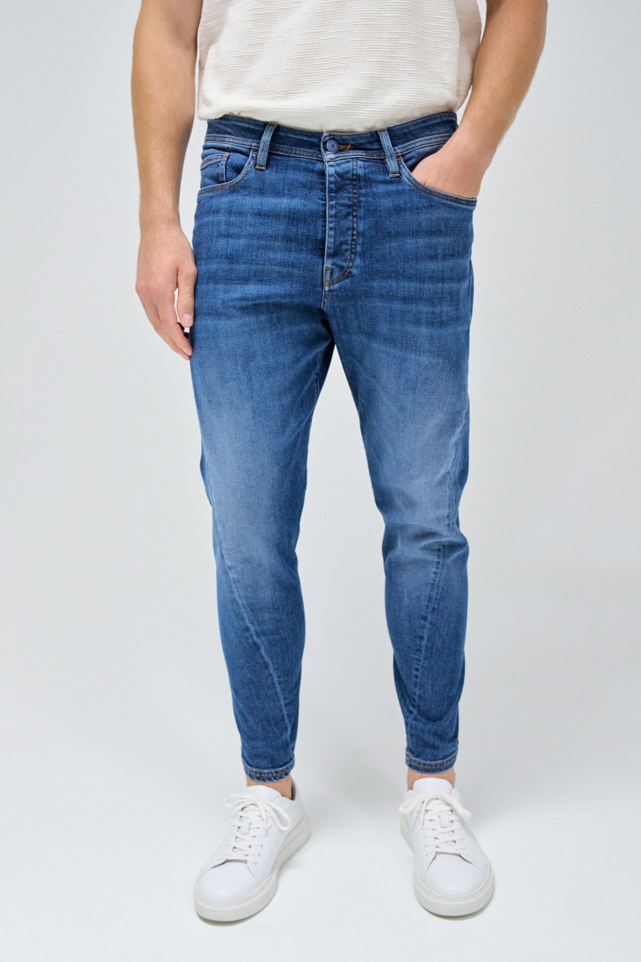 VAQUEROS TAPERED CROPPED SLIM