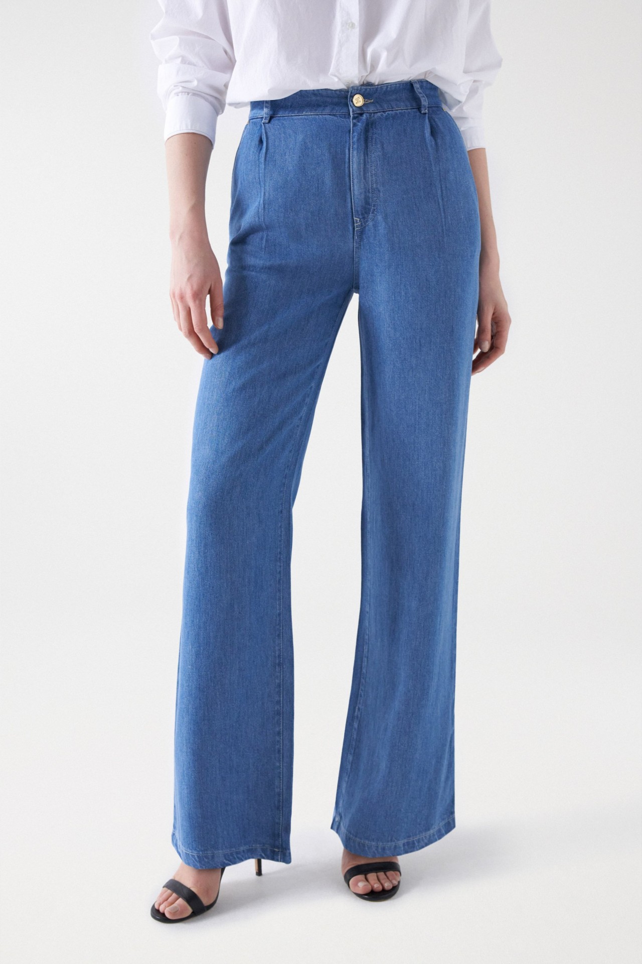 PANTALONES LIGHTDENIM DE PERNERA RECTA