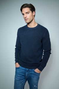 PULL EN MAILLE TRICOTE