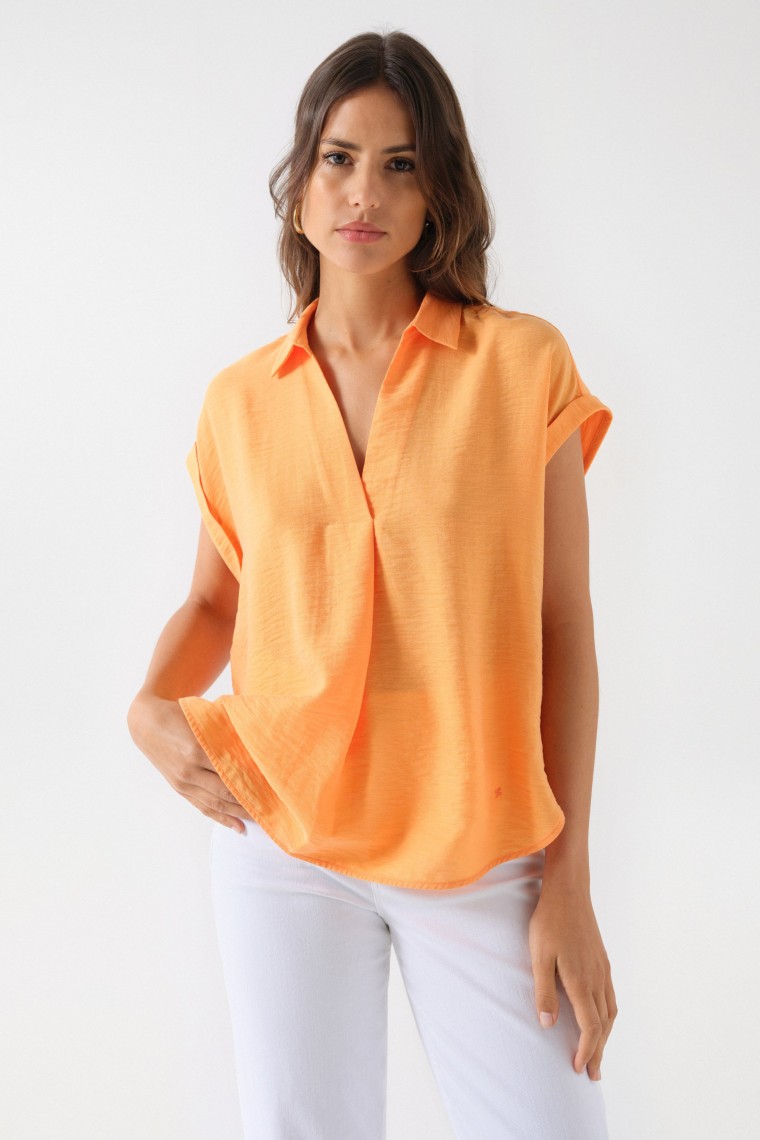 BLUSA CON PLIEGUE EN EL ESCOTE