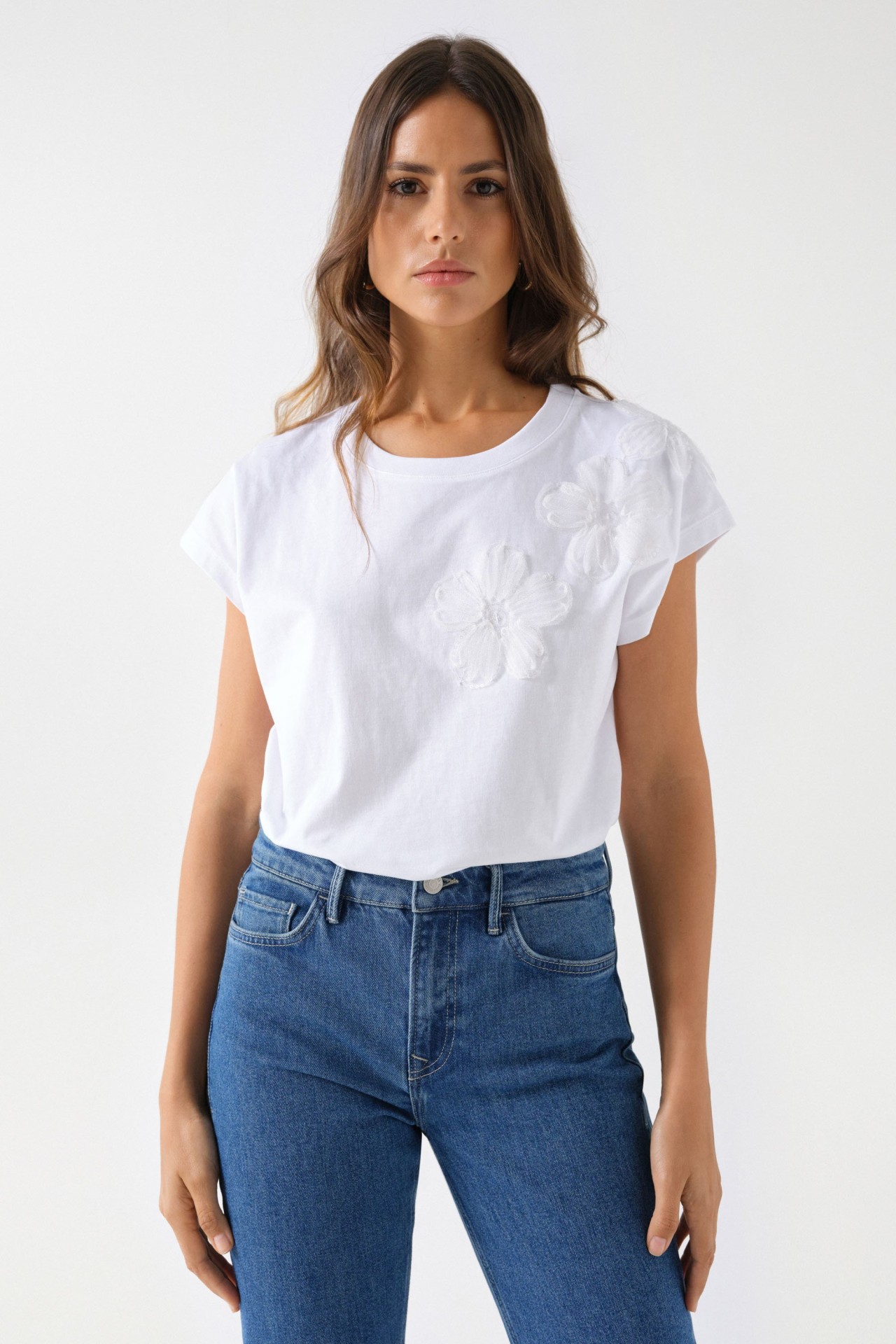 T-SHIRT WITH FLOWER APPLIQU