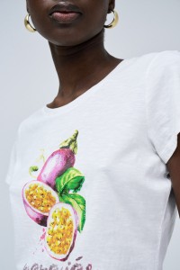 T-SHIRT MIT PRINT