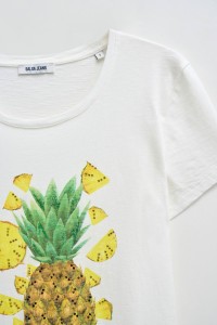 T-SHIRT MIT PRINT