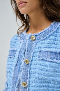 CHAQUETA DE TWEED CON DETALLES DE DENIM